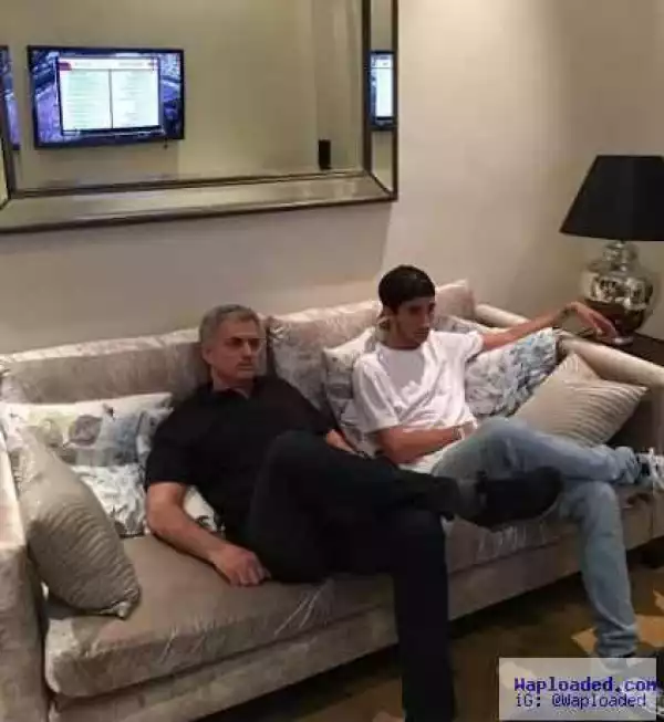 Jose Mourinho watches EURO 2016 with his son (photo)